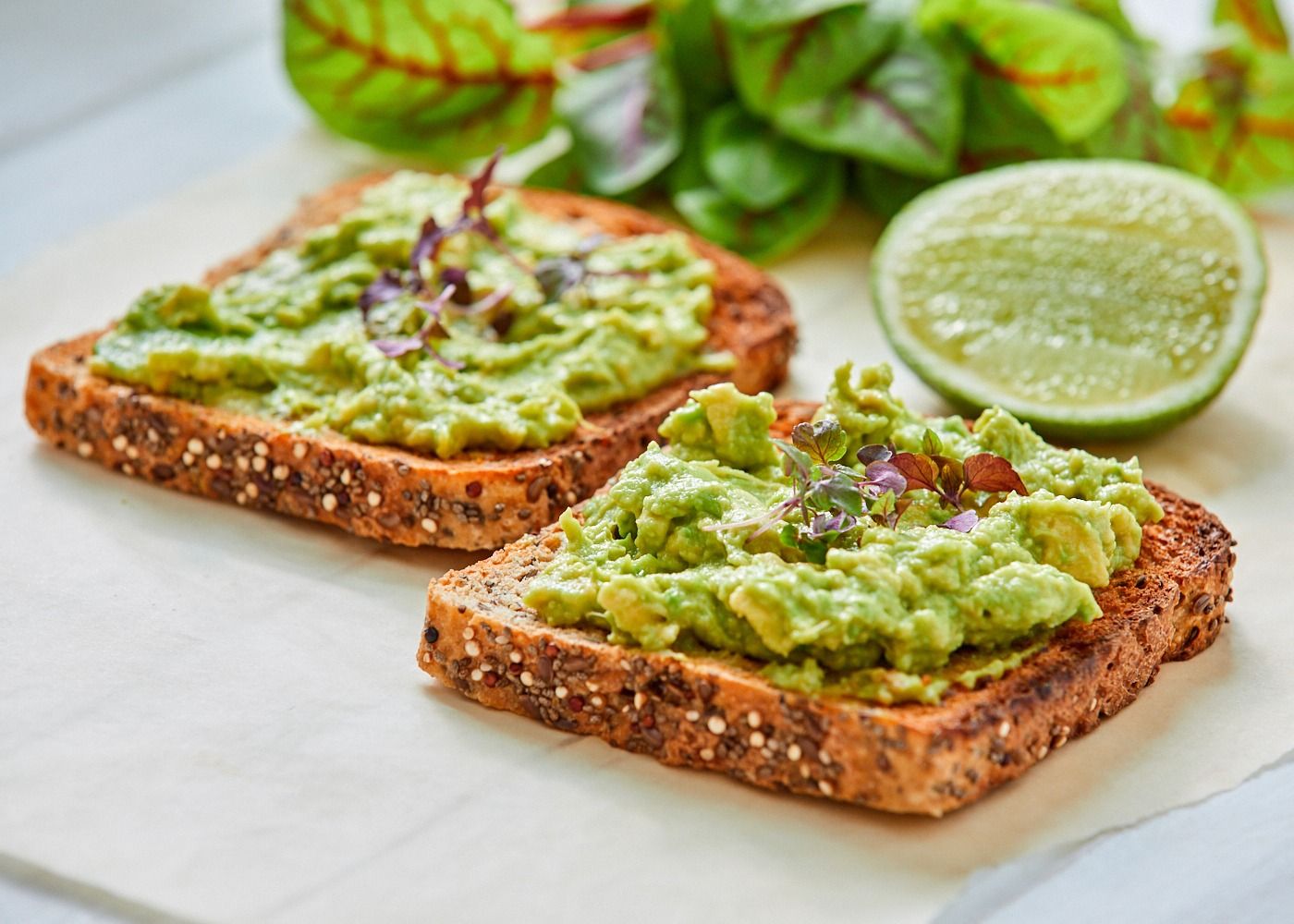 Smashed avocado w grain toast